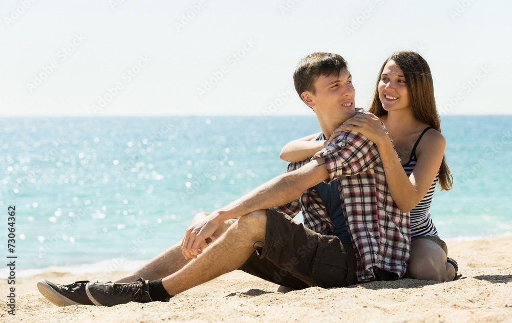 Fototapeta premium Girl and her boyfriend embrace