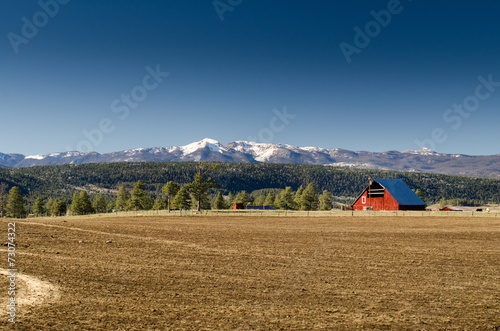 barn in mountain view range, colorado 