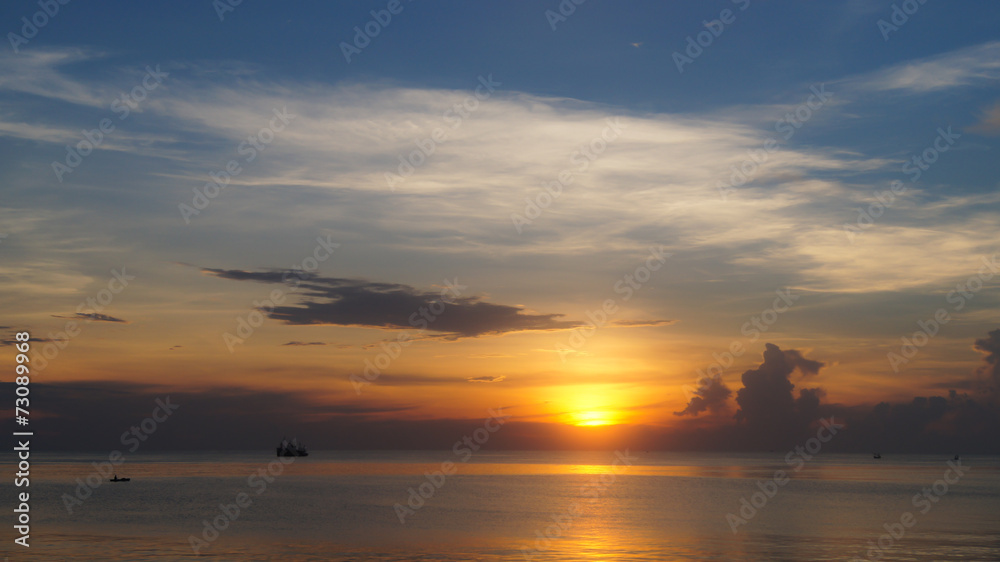 Fototapeta premium Beauty landscape with sunrise over sea