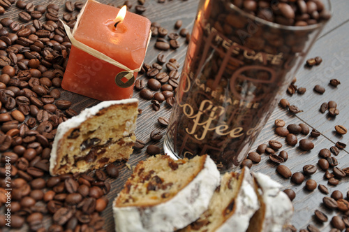 Kaffee und Christstollen photo