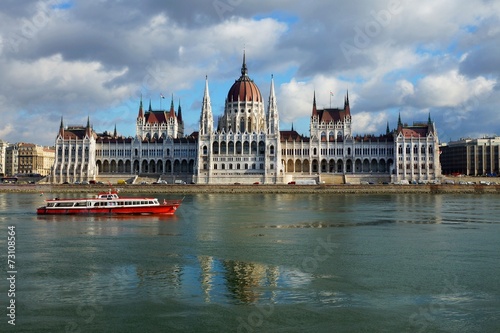 Obraz na płótnie Parliament building in Budapest, Hungary w salonie