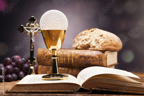 Naklejki na drzwi Biblia, chleb i wino
