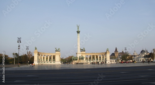 Place des Héros à Budapest, Hongrie  © Atlantis