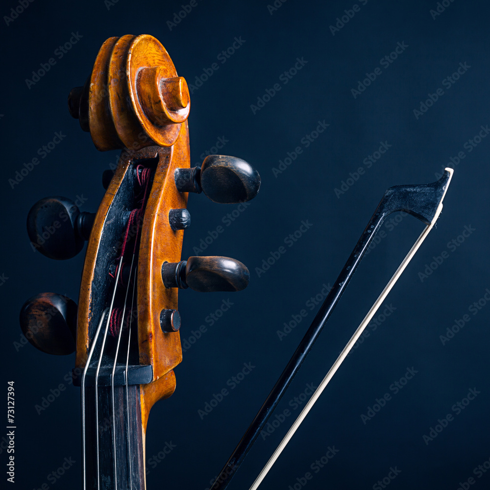 Fotografija Scroll cello and fiddlestick