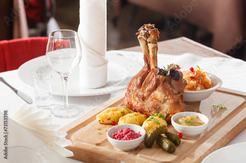 Fotografie roasted pork knuckle