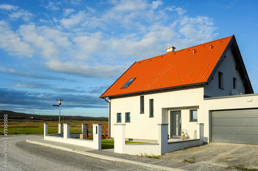 Haus für Familie in neuer Siedlung Haus für Familie in neuer Siedlung