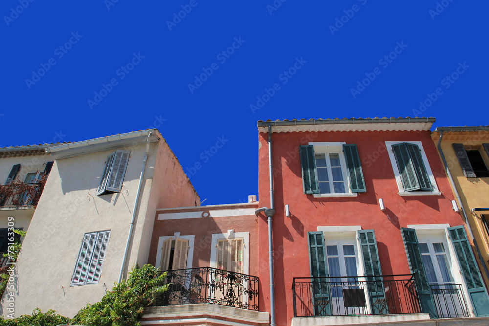 Façades d'immeubles à Cassis.