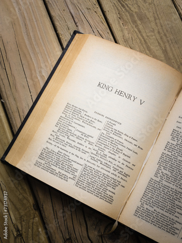 complete works of shakepseare open at the first page of henry v