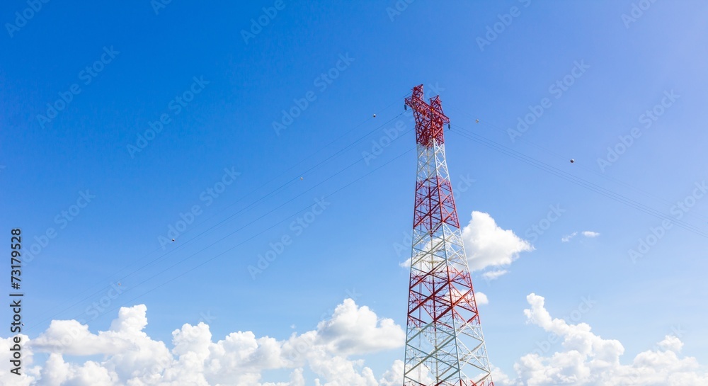 Obraz premium Telecommunication mast with microwave link and TV transmitter an