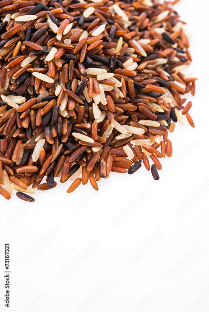 Obraz premium Rice brown isolated on white background