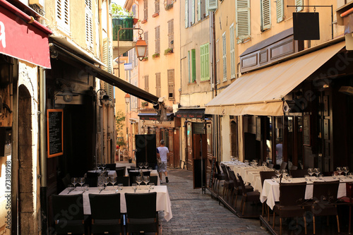 Caf√© on a narrow street in Cannes #73189198