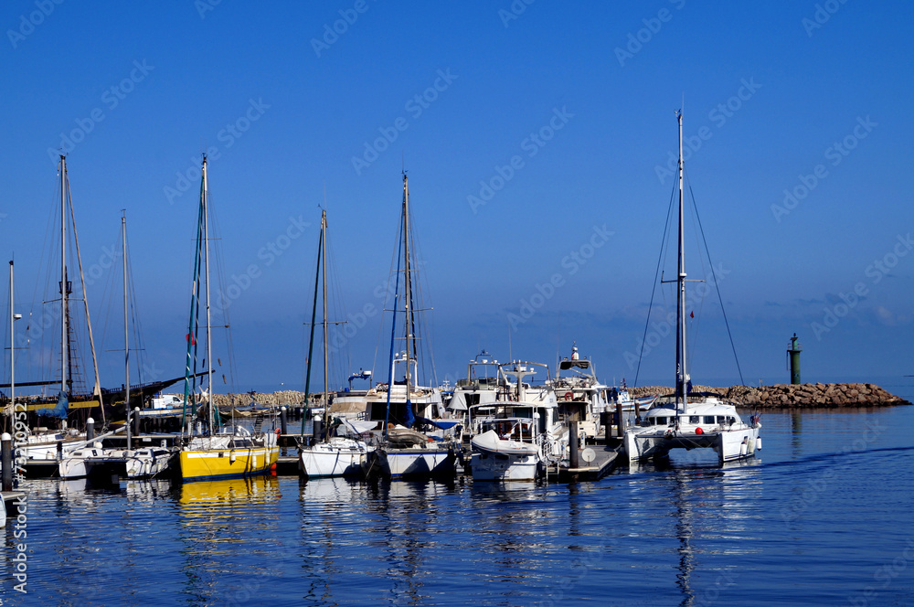 Fototapeta premium Bateau sur la plage