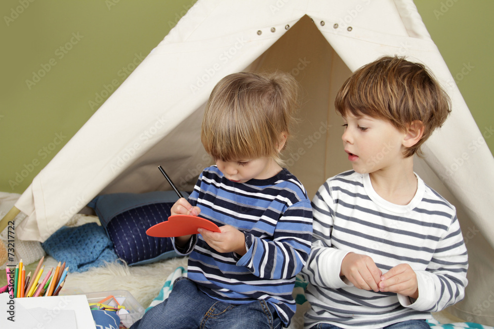 Kids Arts and Crafts Activity, Playing in Teepee Tent Kids Arts and Crafts Activity, Playing in Teepee Tent