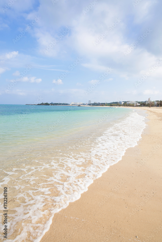 沖縄のビーチ・仲泊海岸