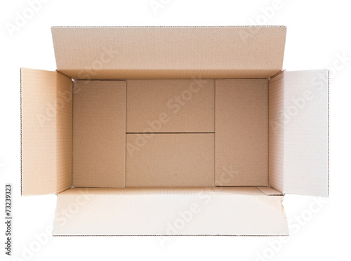 Opened empty carton box © paketesama