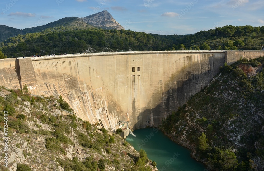 MONTAGNE SAINTE-VICTOIRE ET BARRAGE DE BIMONT