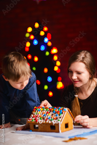 Gingerbread house decoration