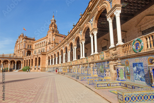 Fototapeta Naklejka Na Ścianę i Meble -  Seville - Plaza de Espana square and tiled 'Province Alcoves'