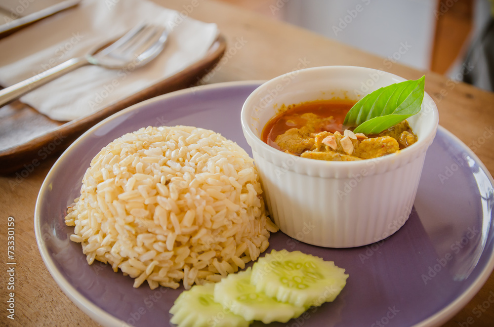 Dried red coconut curry with chicken (Panaeng)