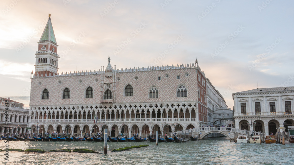 Venedig, historische Altstadt, Markusturm, Abendsonne, Italien