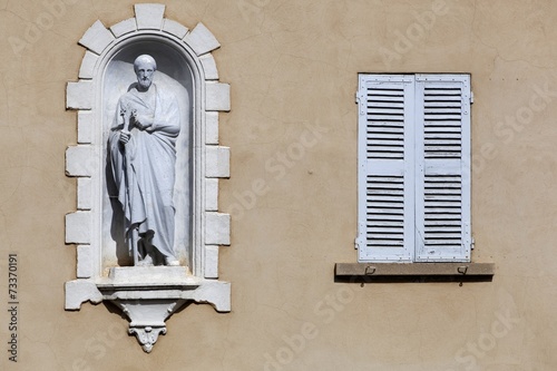 Facade in the village of Ars sur Formans photo