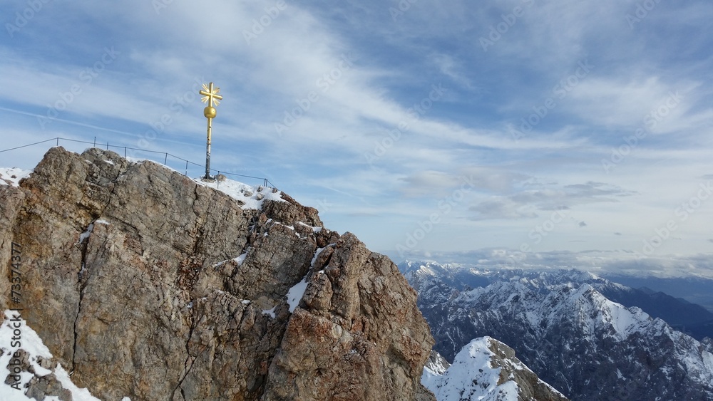 Fototapeta premium Gipfelkreuz auf der Zugspitze