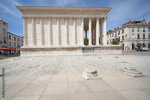 Römischer Tempel in Nimes  - Frankreich photo