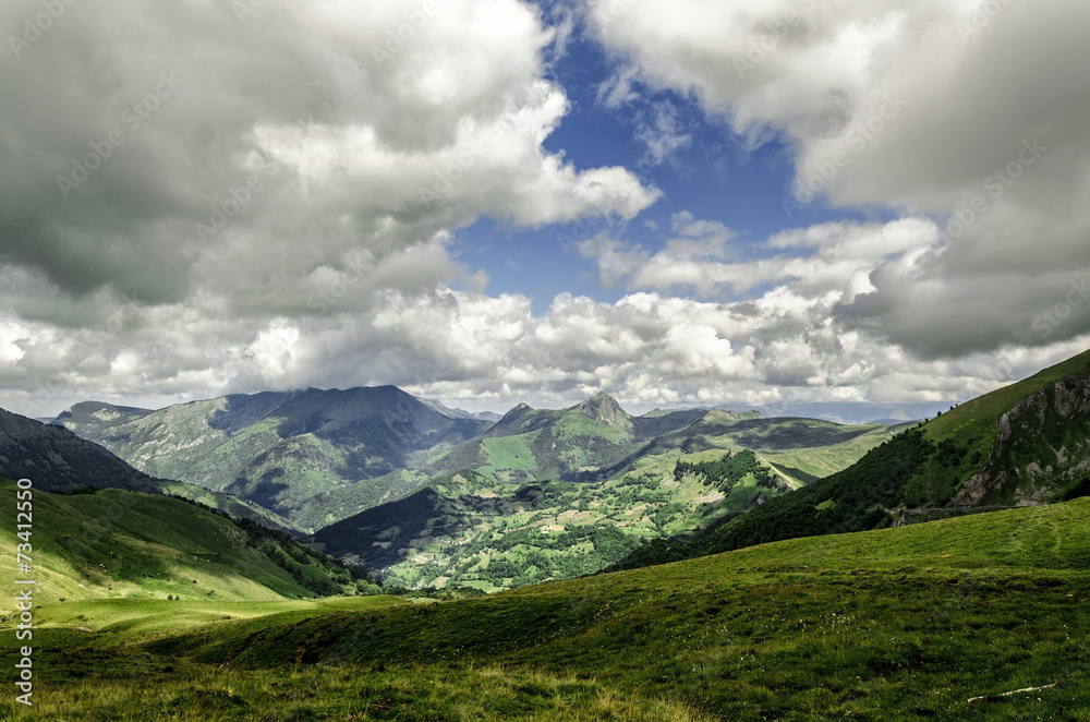 Fototapeta premium Pyrenees mountains
