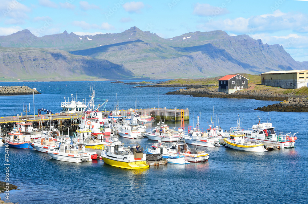Исландия, порт в городке Дьюпивогур