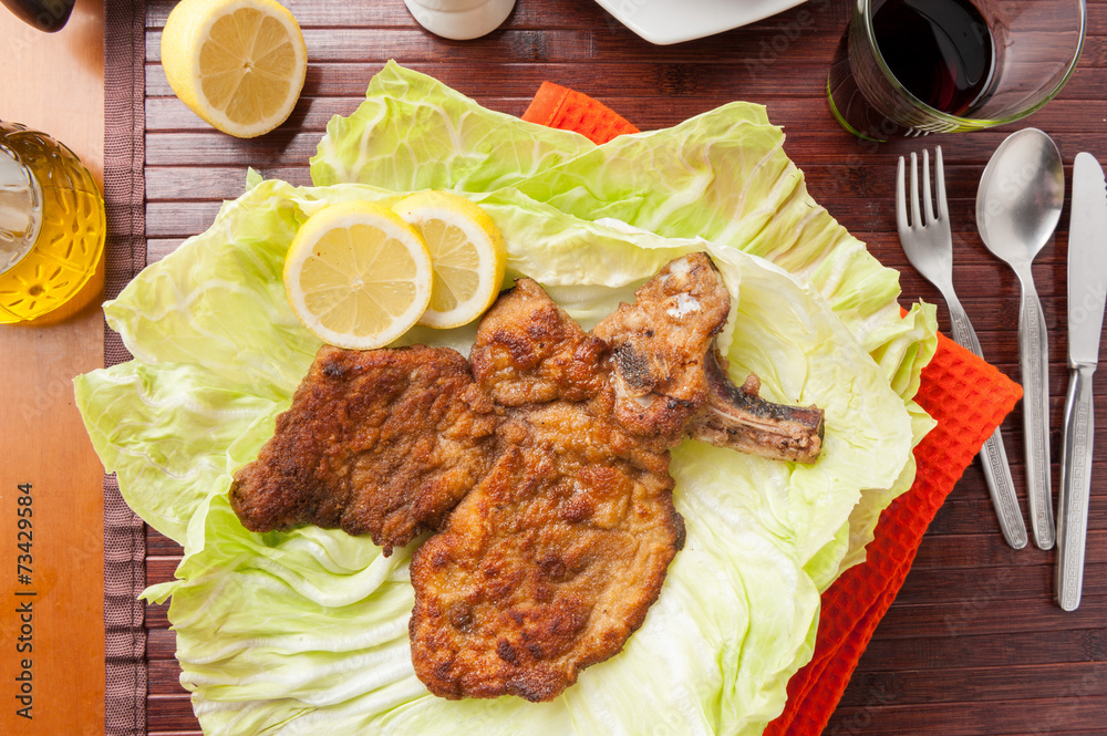 Cotoletta alla milanese o orecchia d’elefante fritta Stock Photo