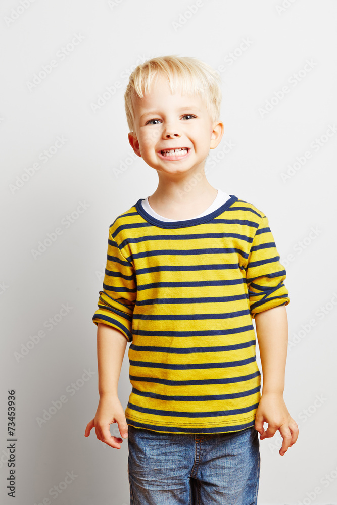 Strahlendes glückliches Kind Strahlendes glückliches Kind