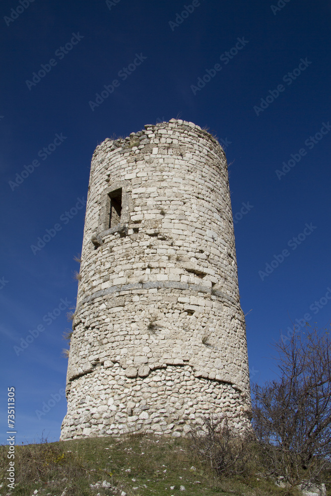 Gioia dei Marsi . Torre medievale