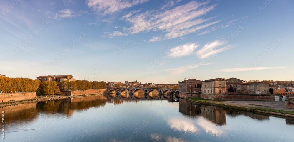 Pont Neuf et l'hôtel Dieu sur la Garonne, Toulouse en Haute-Garonne en Occitanie, France