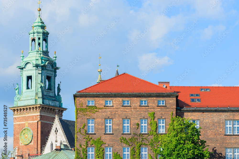Obraz premium Beautiful Wawel Royal Castle on sunny day in Krakow, Poland