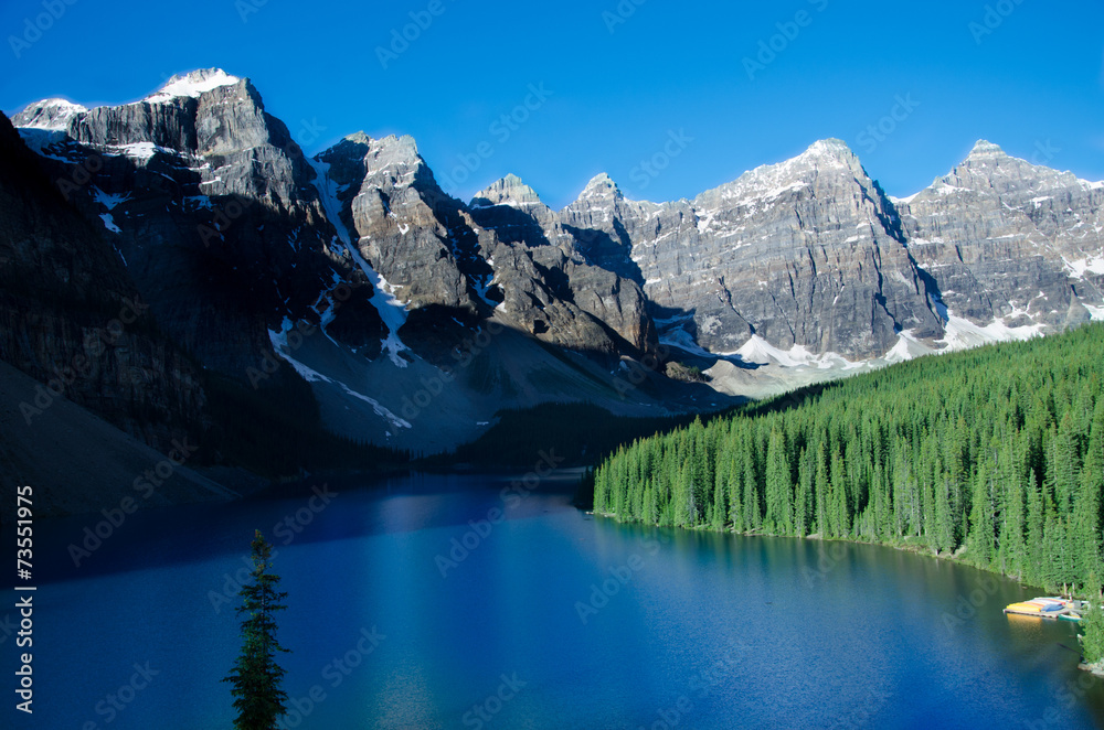 Morning by Moraine lake