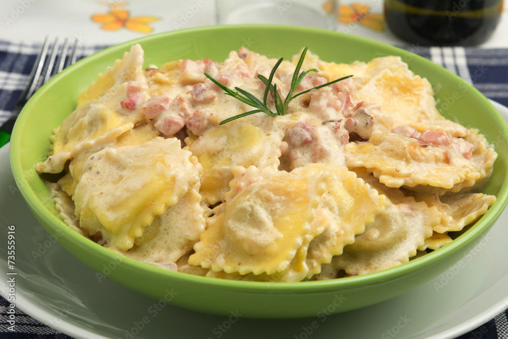 Tortelli panna e speck Tortelli panna e speck