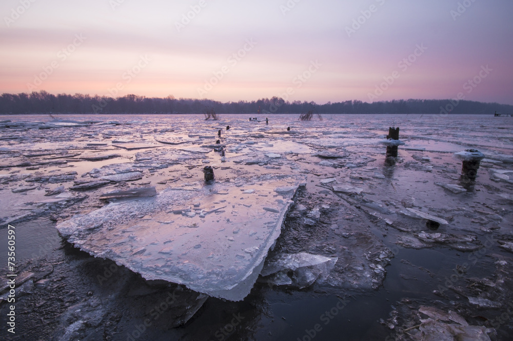rzeka skuta lodem Stock Photo | Adobe Stock
