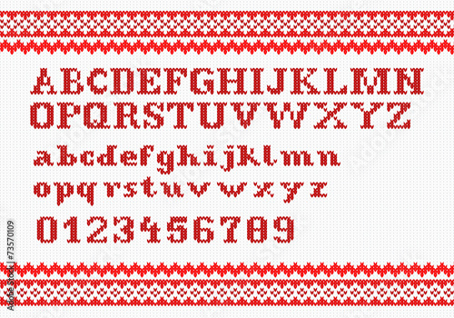 rotes gestricktes Alphabet auf weiß