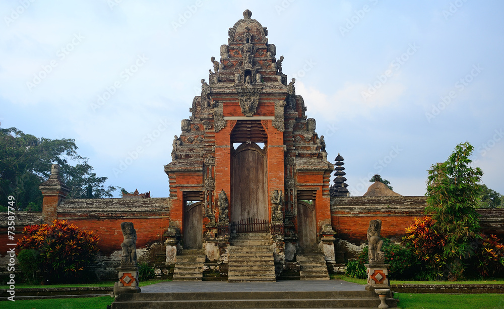 Fototapeta premium Taman Ajun royal Hindu temple, Mengwi, Bali, Indonesia