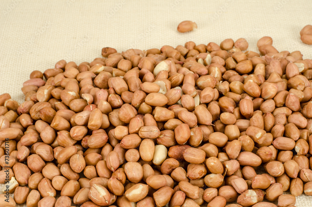Raw peanuts Raw peanuts
