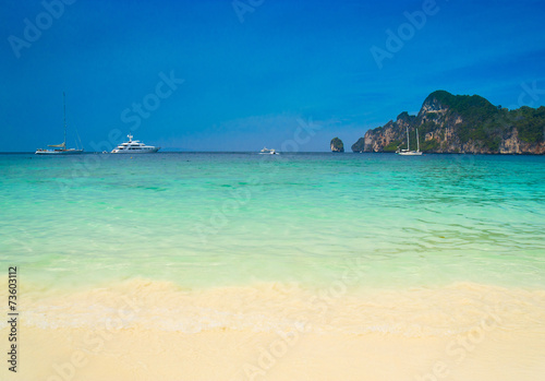 Vacation Wallpaper Caribbean Blue © alma_sacra