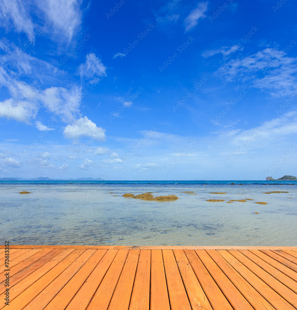 Tropical sea and blue sky in Koh Samui, Thailand