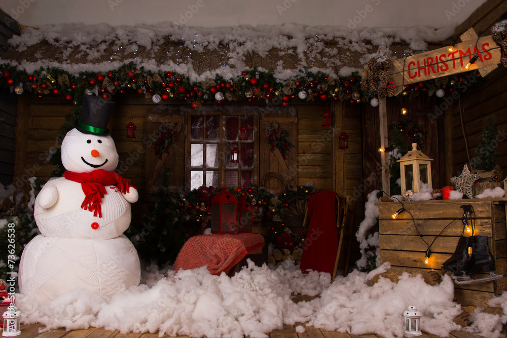 Attractive Christmas Decors Inside a Wooden House