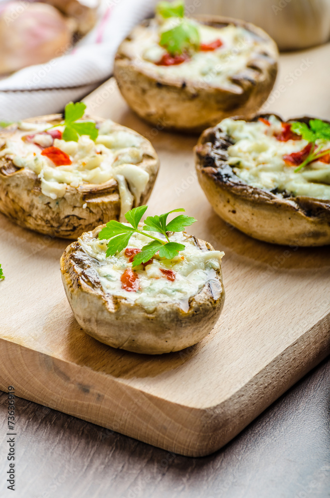 Grilled mushrooms stuffed cheese and chilli