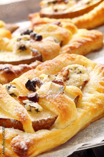 Pears baked in puff pastry with gorgonzola cheese and walnuts