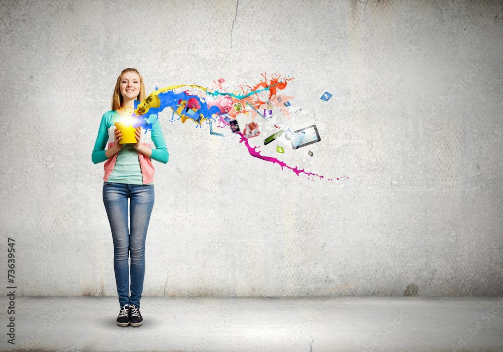 Obraz premium Woman with bucket