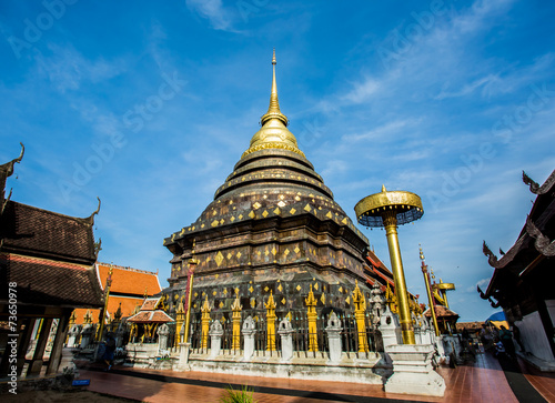 golden pagoda wat lampangluang lampang province Thailand