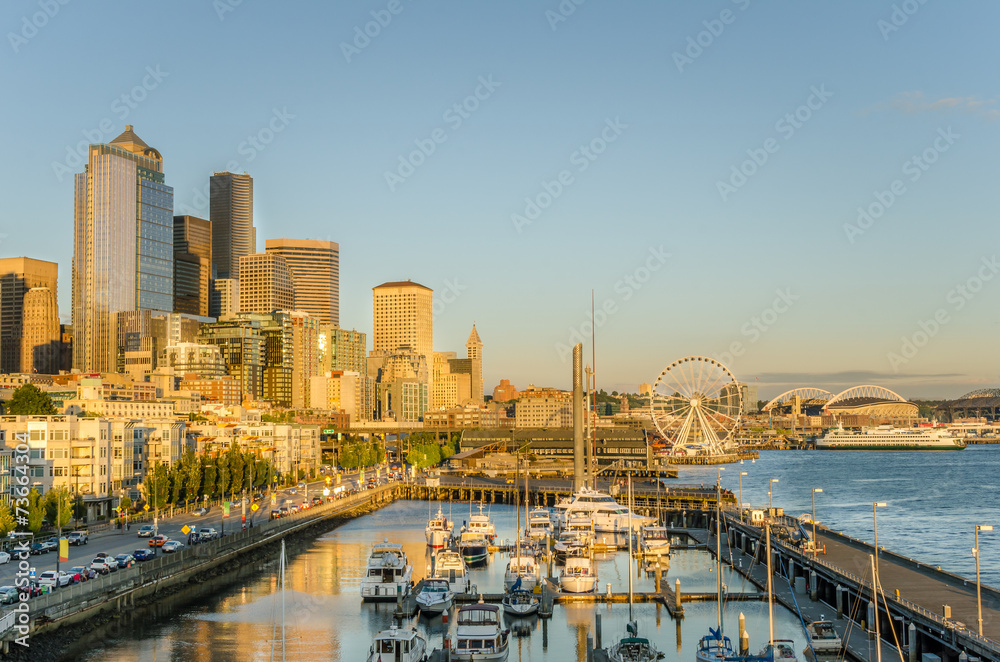 Naklejka premium Seattle Waterfront at Sunset
