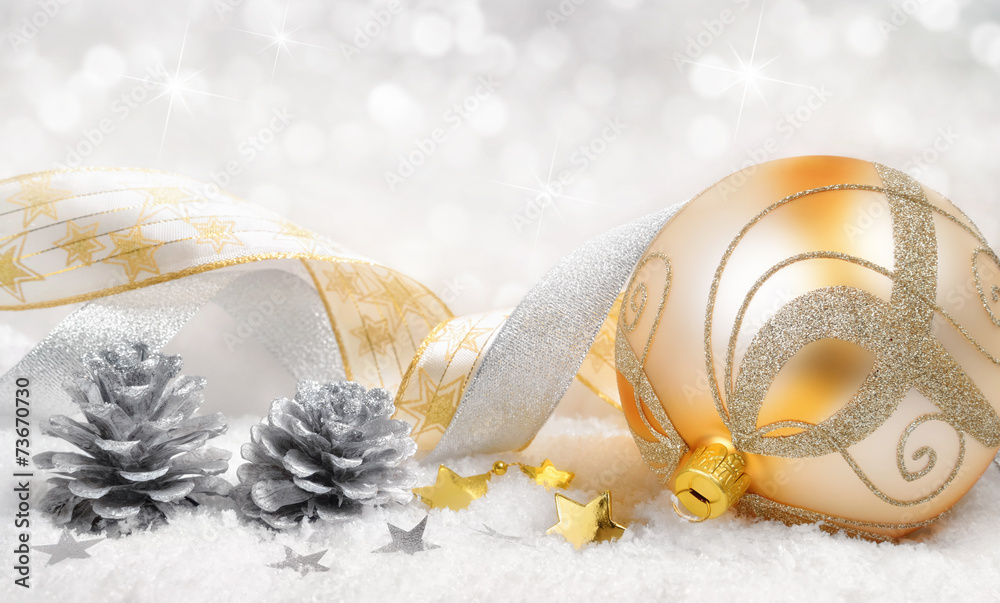 Weihnachtsstimmung in gold und silber StockFoto Adobe Stock