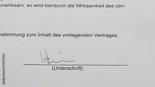 Vertrag unterschreiben